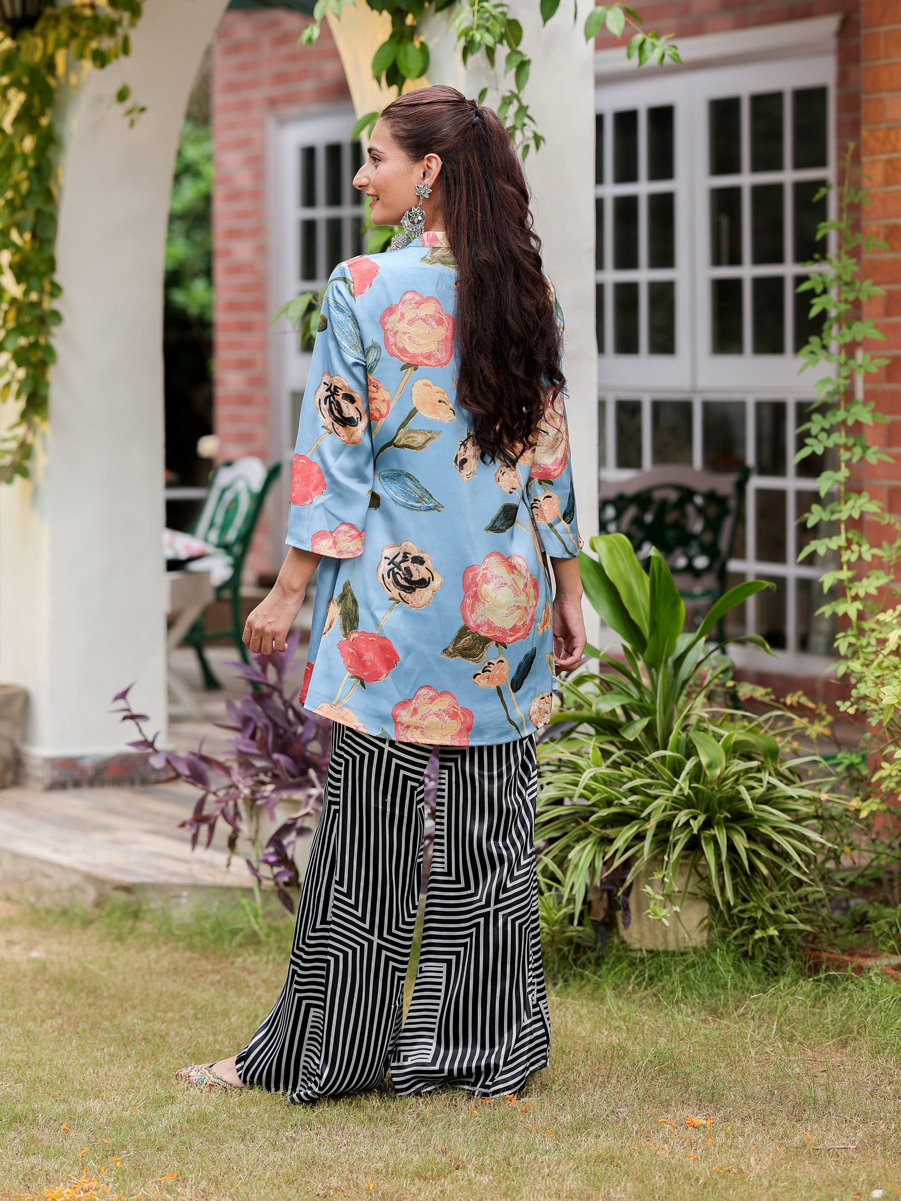 Avya – Bell Bottom Pants Set with Dupatta