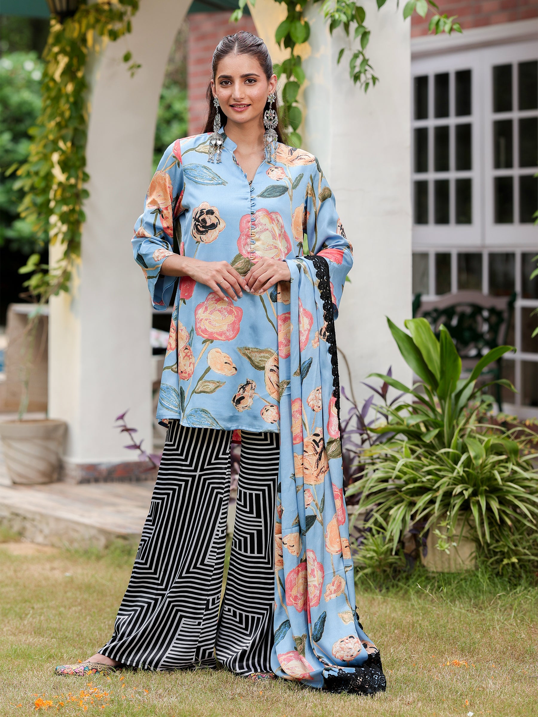 Avya – Bell Bottom Pants Set with Dupatta