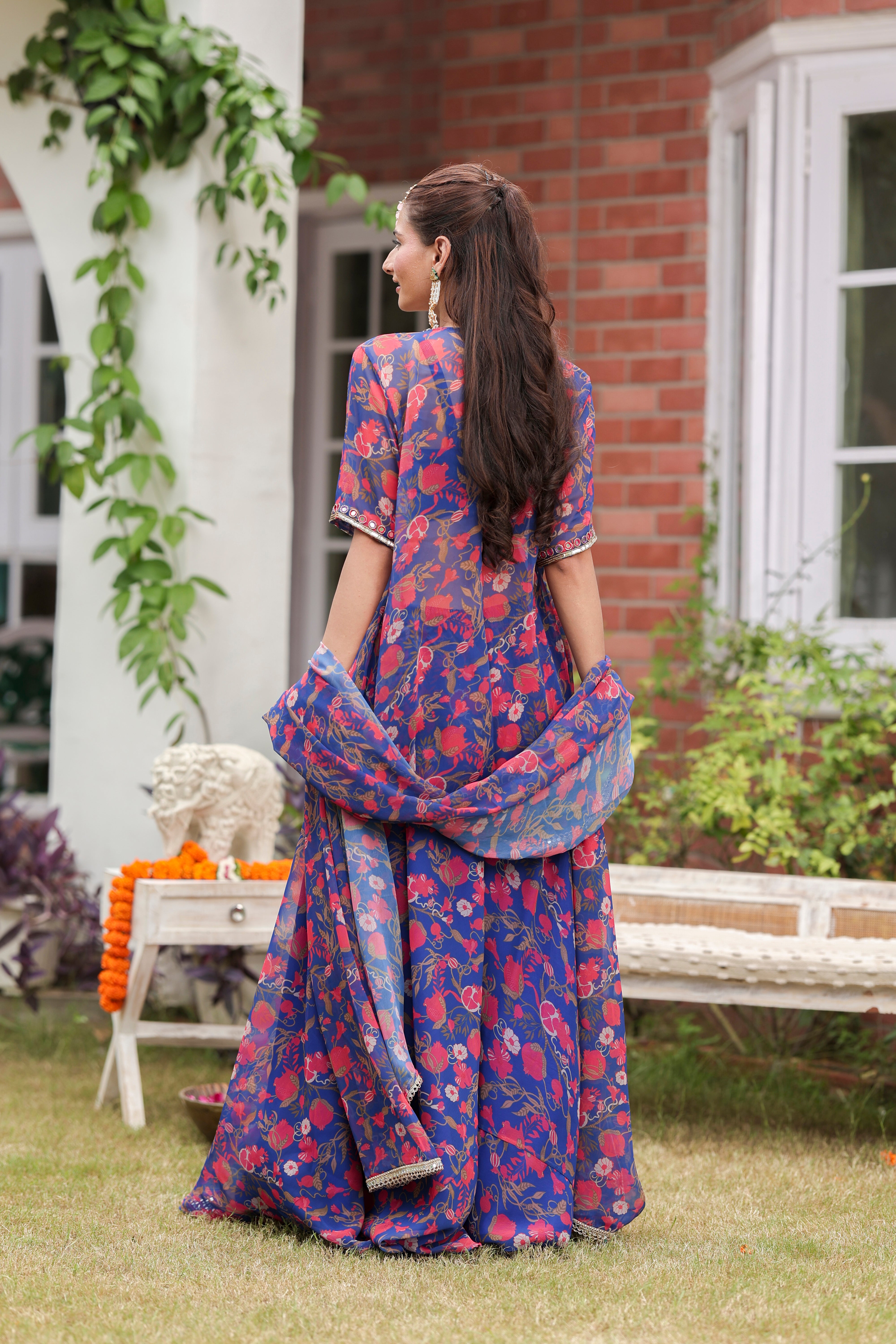 Ira - Blouse and Flared Pants Set with Dupatta and Cape